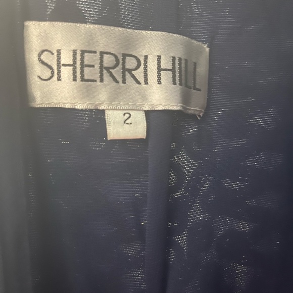 Short sleeve beaded cocktail dress with V-neck bodice. Navy-teal SHERRI HILL - Picture 4 of 6